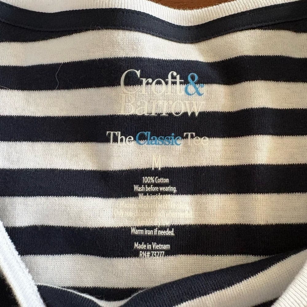 NWT Croft & Barrowยฎ Navy Classic Stripe Essential Crewneck Tee size Medium - Picture 4 of 8